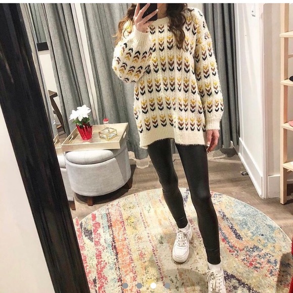 Thursday’s vegan leather leggings - Picture 3 of 6